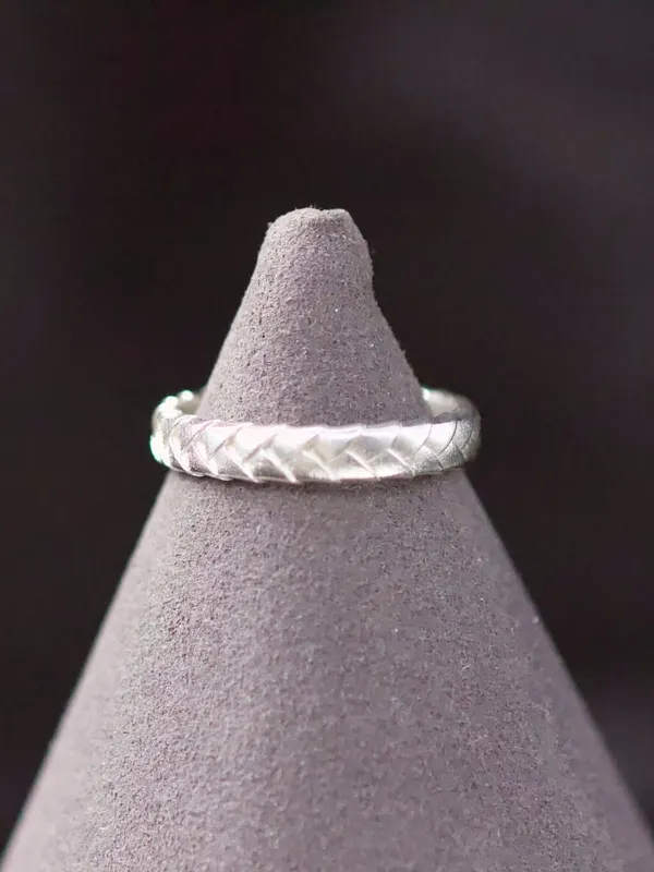 Alliance tressée — Argent · motif chevron